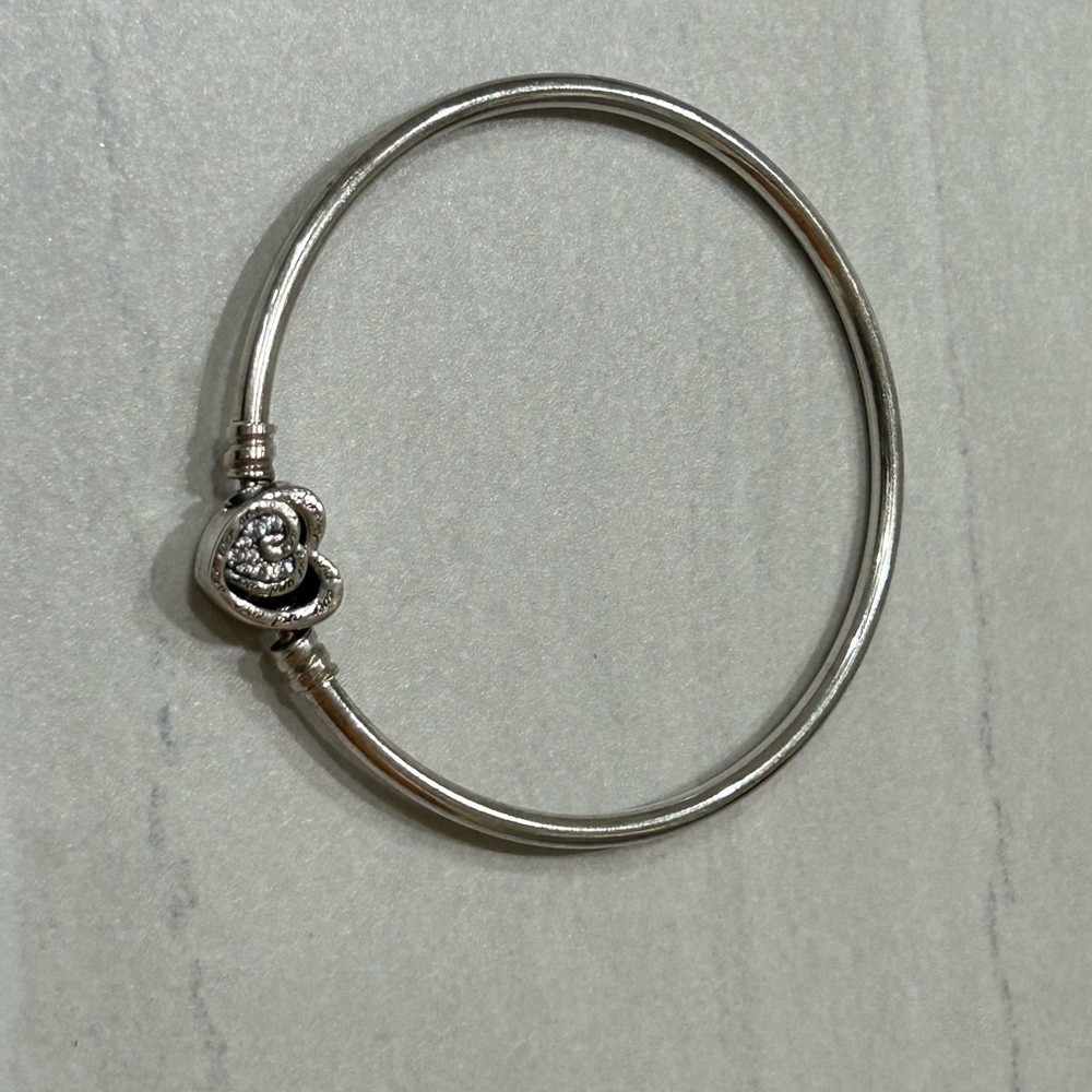 Authentic Pandora Entwined Infinite Hearts Clasp Bangle